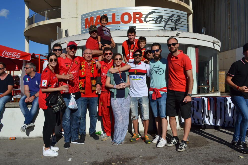 Afición del Mallorca antes del partido