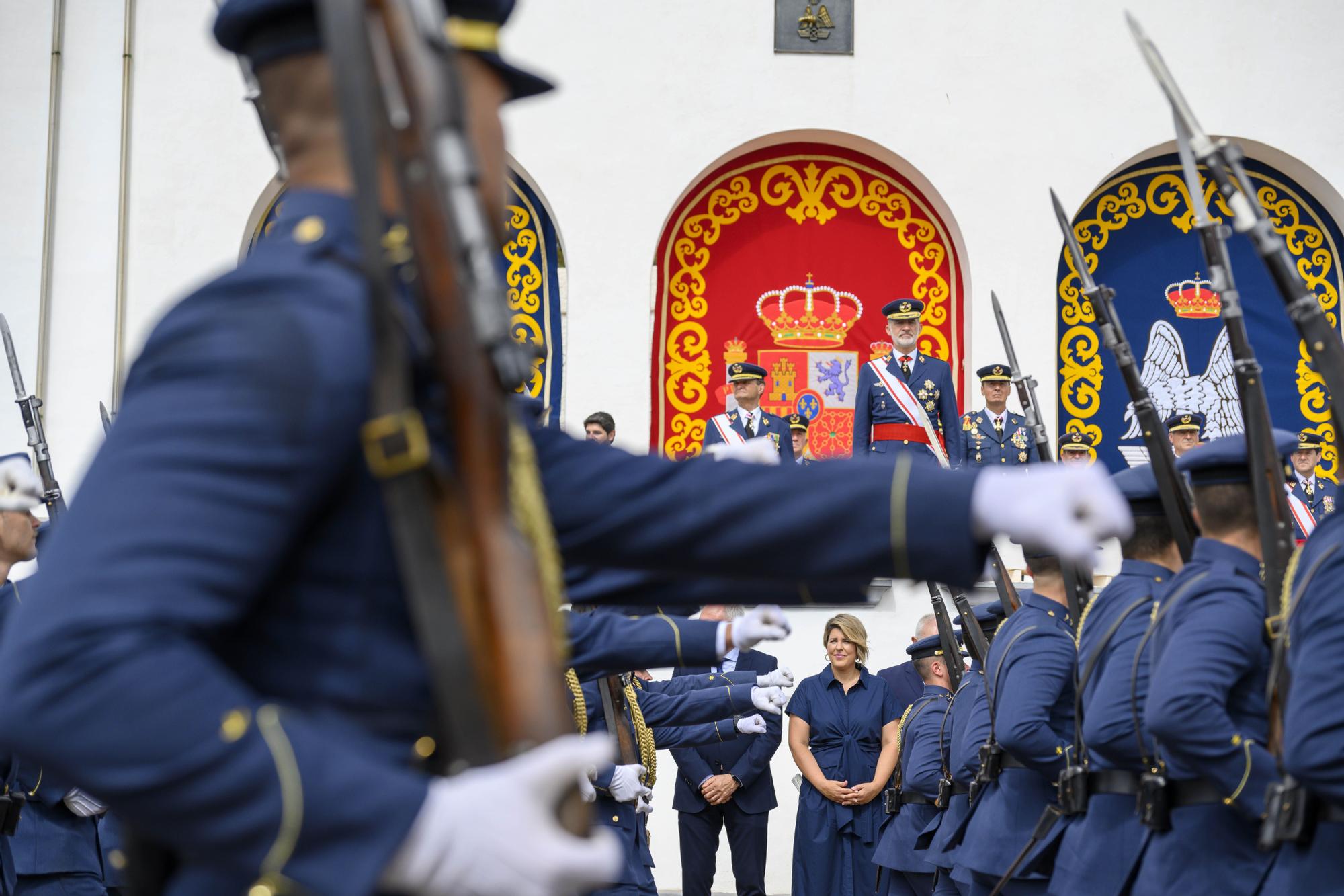 Las imágenes de la visita del rey Felipe VI en la Academia General del Aire de San Javier