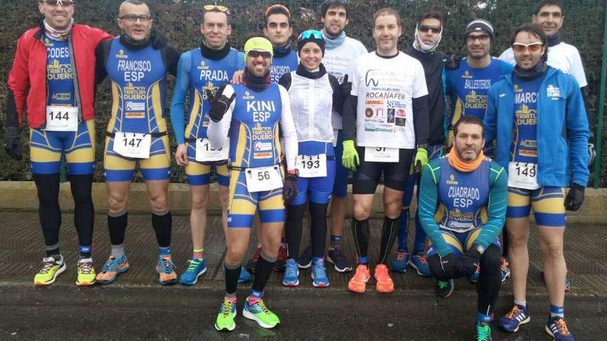 El equipo de Triatlón Duero que compitió en el Duatlón de Alba de Tormes.