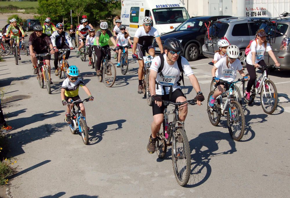 La Decabike reuneix uns 300 amants de la bici a Manresa