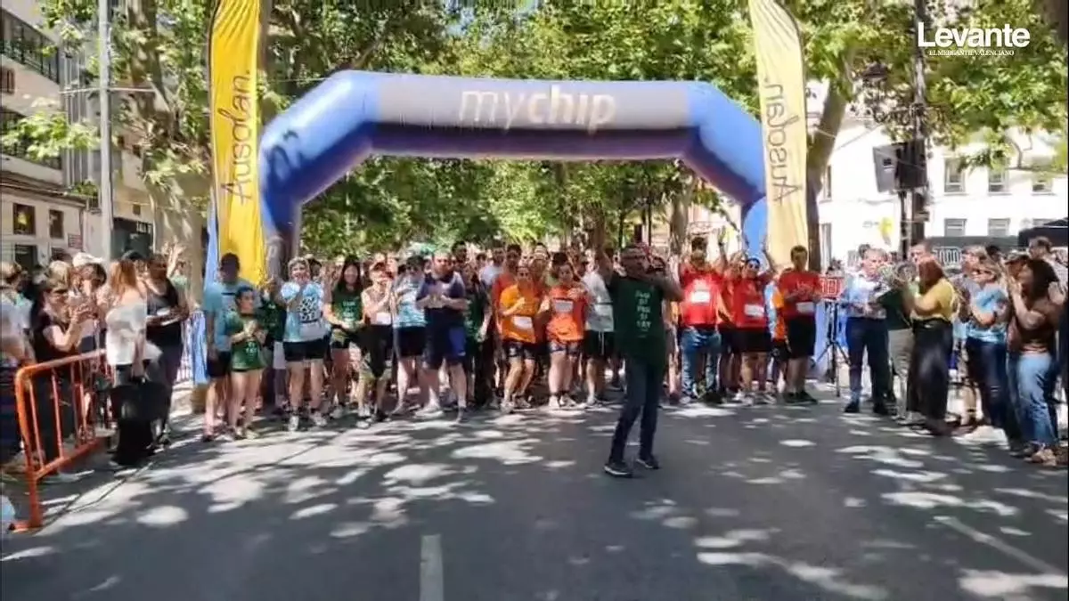 Más de 5.000 personas se citan por la diversidad en la multitudinaria carrera de Xàtiva