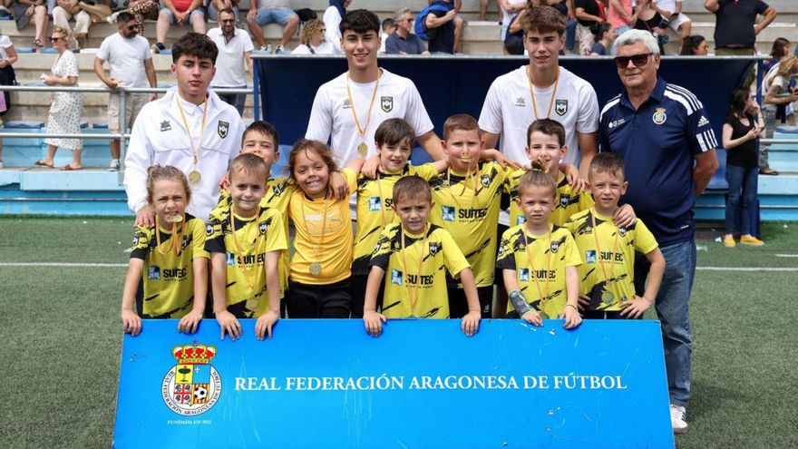 Los debutantes se proclamaron campeones de liga. | SERVICIO ESPECIAL