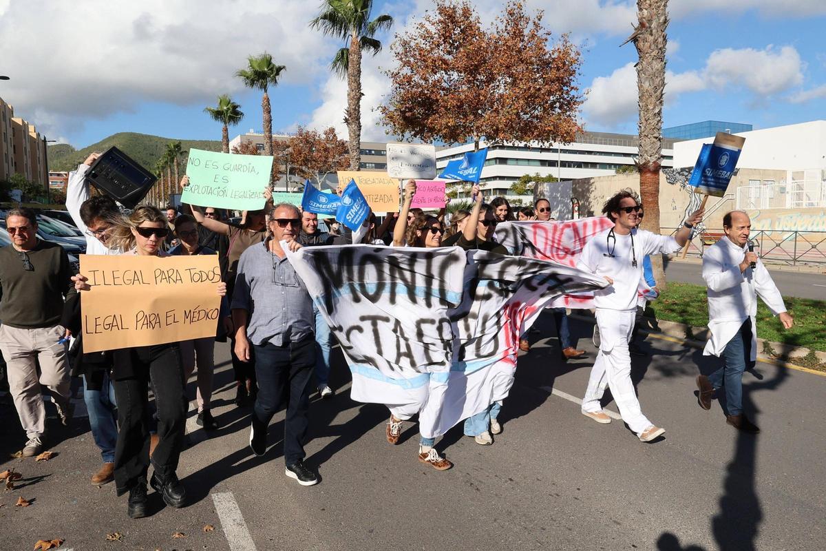 Las imágenes de la manifestación organizada por los sanitarios de Ibiza