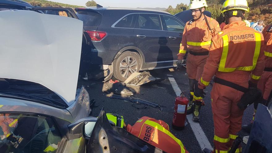 Los bomberos intervienen en el accidente múltiple en la A3