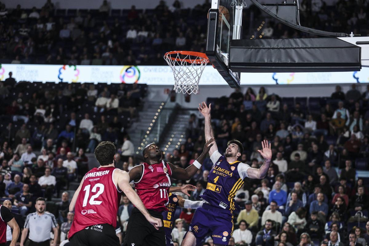 EN IMÁGENES: El Alimerka Oviedo Baloncesto se impone por 92-80 al Caesa Cartagena en el Palacio de los Deportes