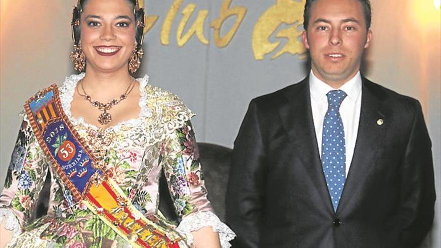 Rocío recibe los honores en la Societat Club 53 de Burriana