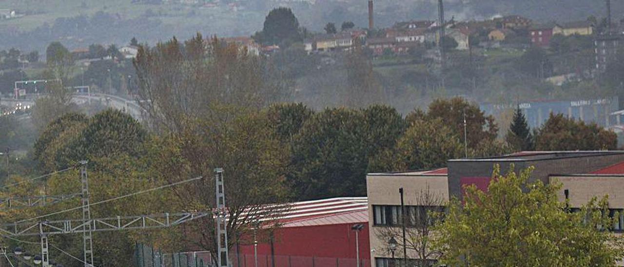 Un tren en la estación de La Corredoria.