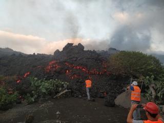 La ceniza del volcán de La Palma obliga a cancelar vuelos con destino Tenerife