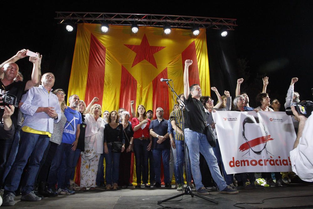 Manifestació històrica a Girona per rebutjar la violència policial l'1-O