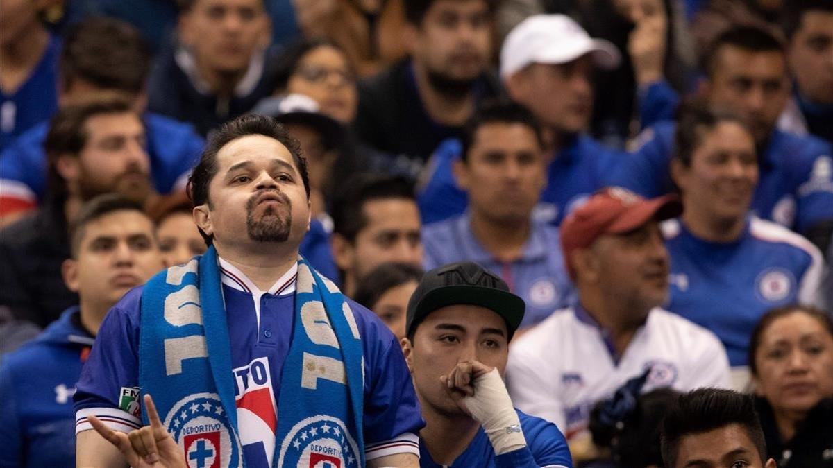 Aficionados del Cruz Azul