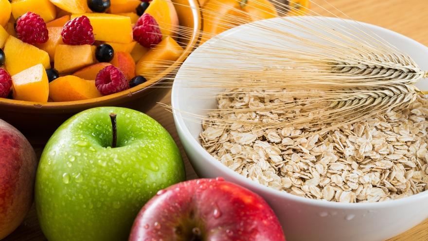 Los pacientes que informaron de que comían más frutas, verduras, legumbres y cereales integrales cumplían el umbral del estudio para la ingesta suficiente de fibra.