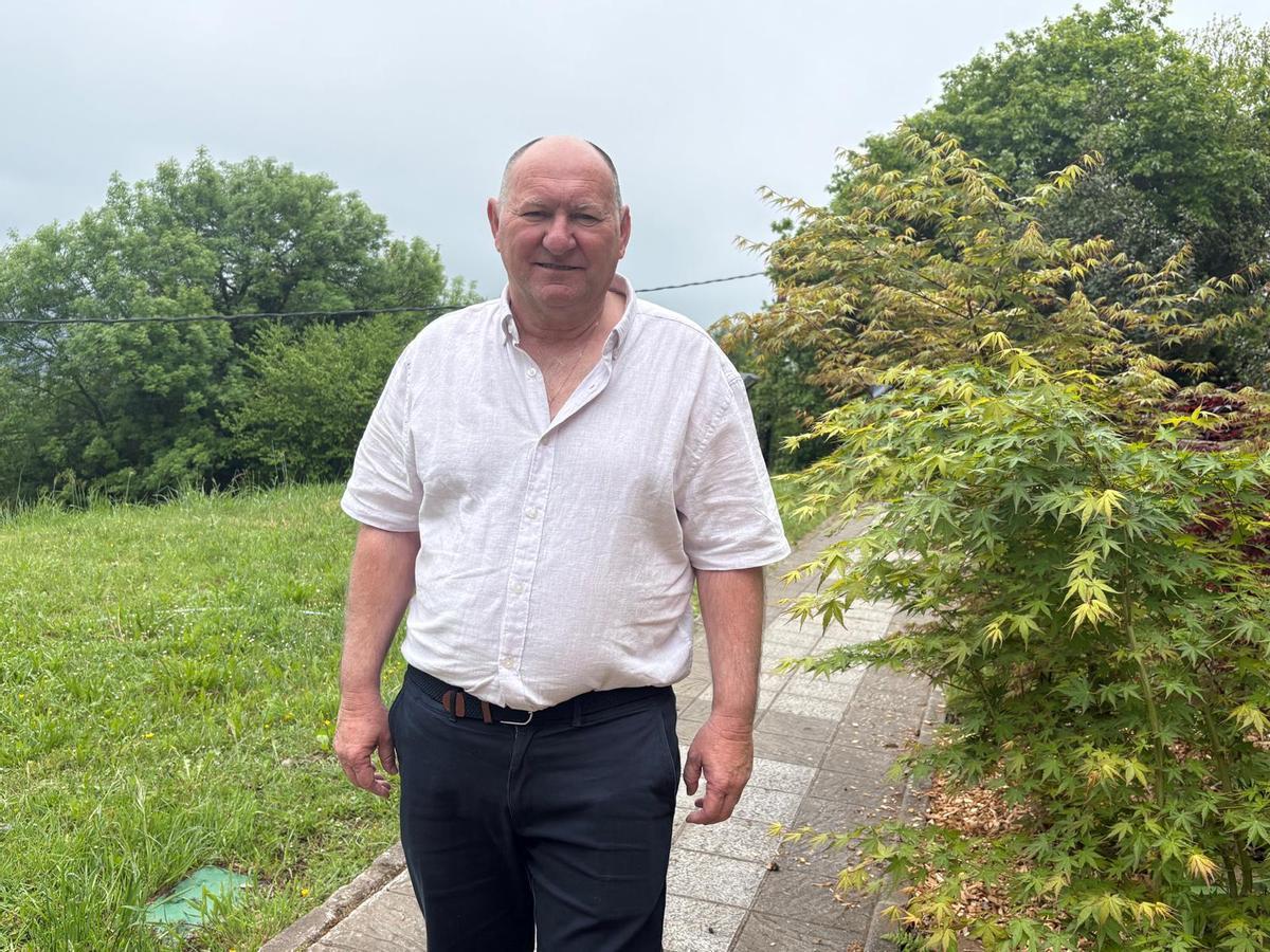 Hilario López, guarda forestal de Tineo recién jubilado.