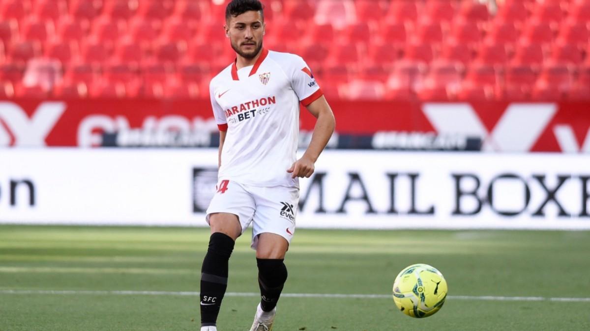 Óscar, con la camiseta del Sevilla