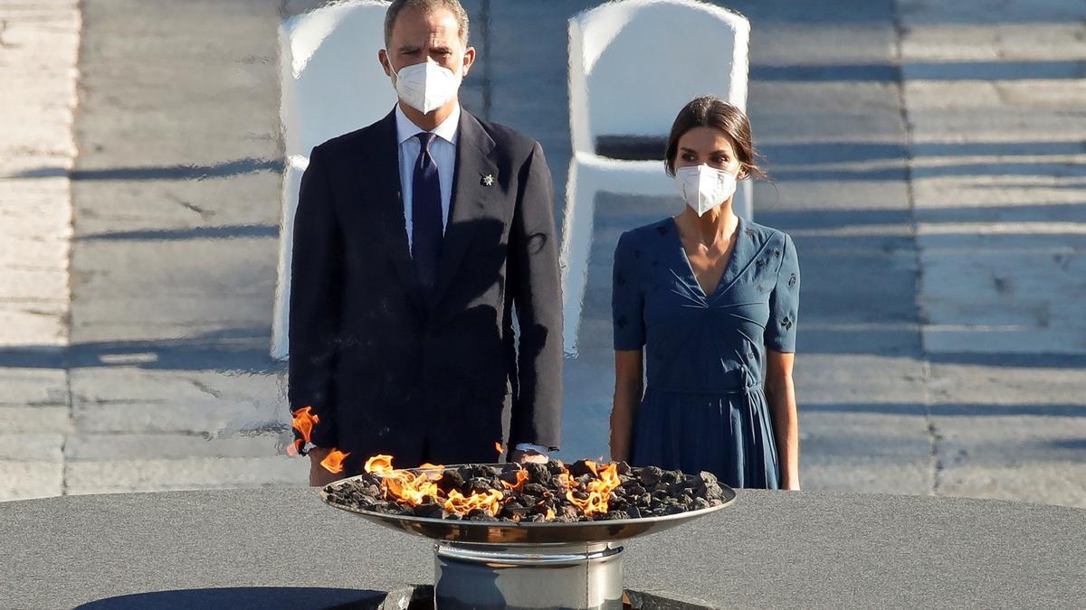 König Felipe VI und Königin Letizia bei einer Trauerzeremonie für die Corona-Toten in Madrid.