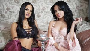 Becky G y Natti Natasha.