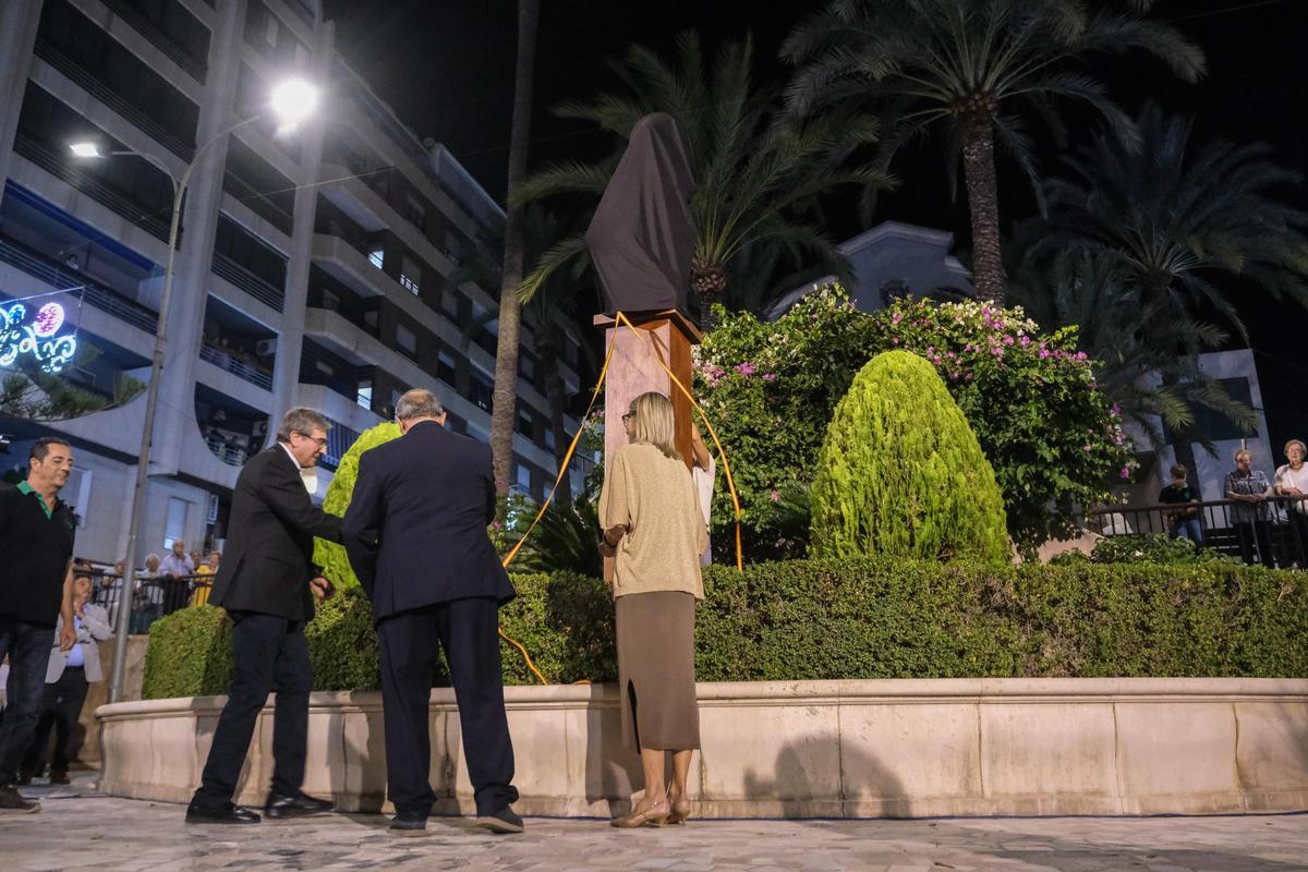Así ha sido la inaguración y bendición de la nueva escultura de San Francisco de Asís en Crevillent