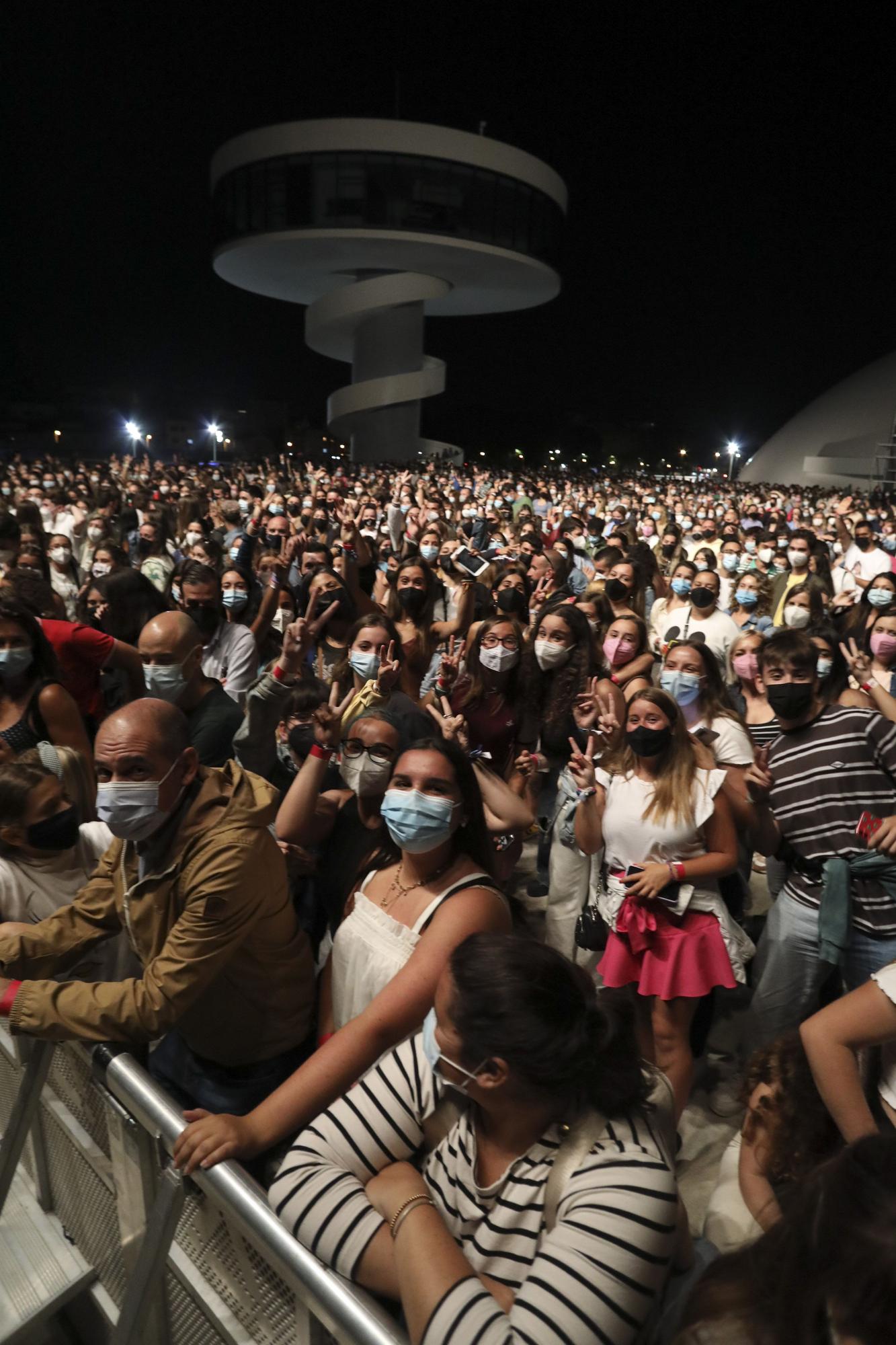 Aitana triunfa en el arranque musical de las fiestas de San Agustín