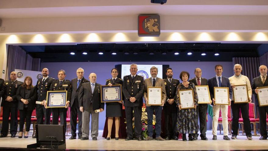 Arcángel Azul entrega sus distinciones en una gala en el Palacio de la Merced