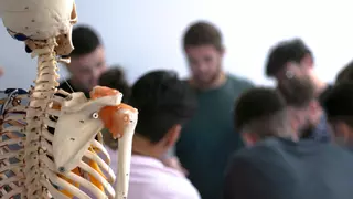 Medicina segueix al capdavant dels graus amb una nota de tall més alta d’accés a la universitat