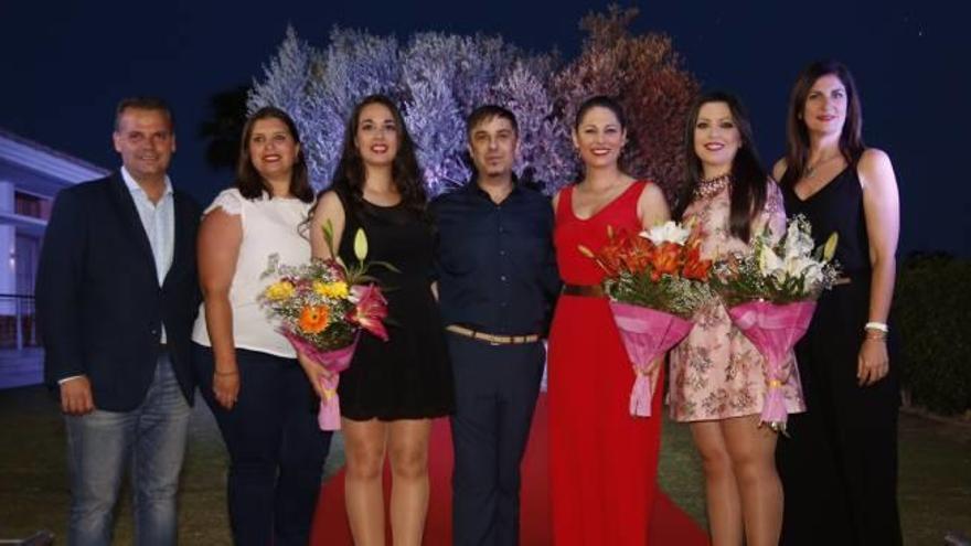 Desfile de bellezas y damas