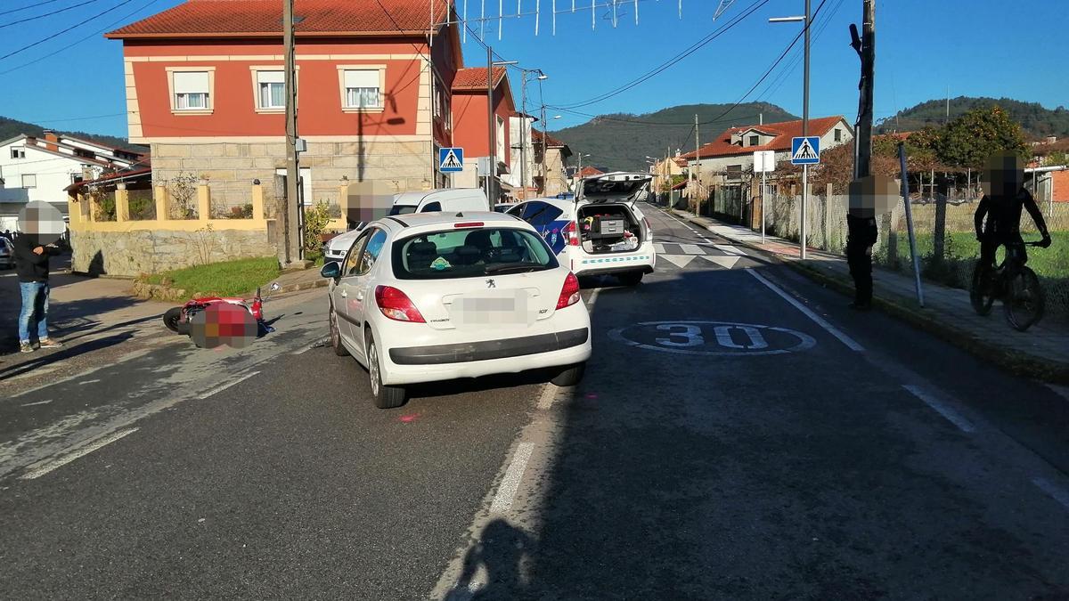 La motocicleta, después del accidente en Meira.