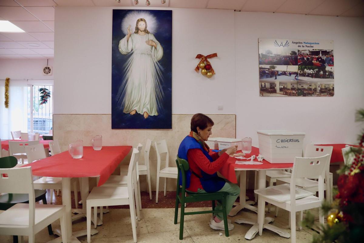 Los Ángeles de la Noche reparten 400 menús esta Navidad en Málaga Los Ángeles de la Noche reparten 400 menús esta Navidad en Málaga