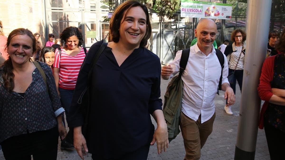 Ada Colau, a su llegada al plenario de Barcelona en Comú sobre los resultados de las elecciones municipales.
