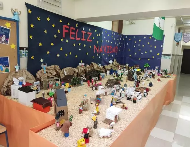 Belén inclusivo elaborado con materiales reciclados