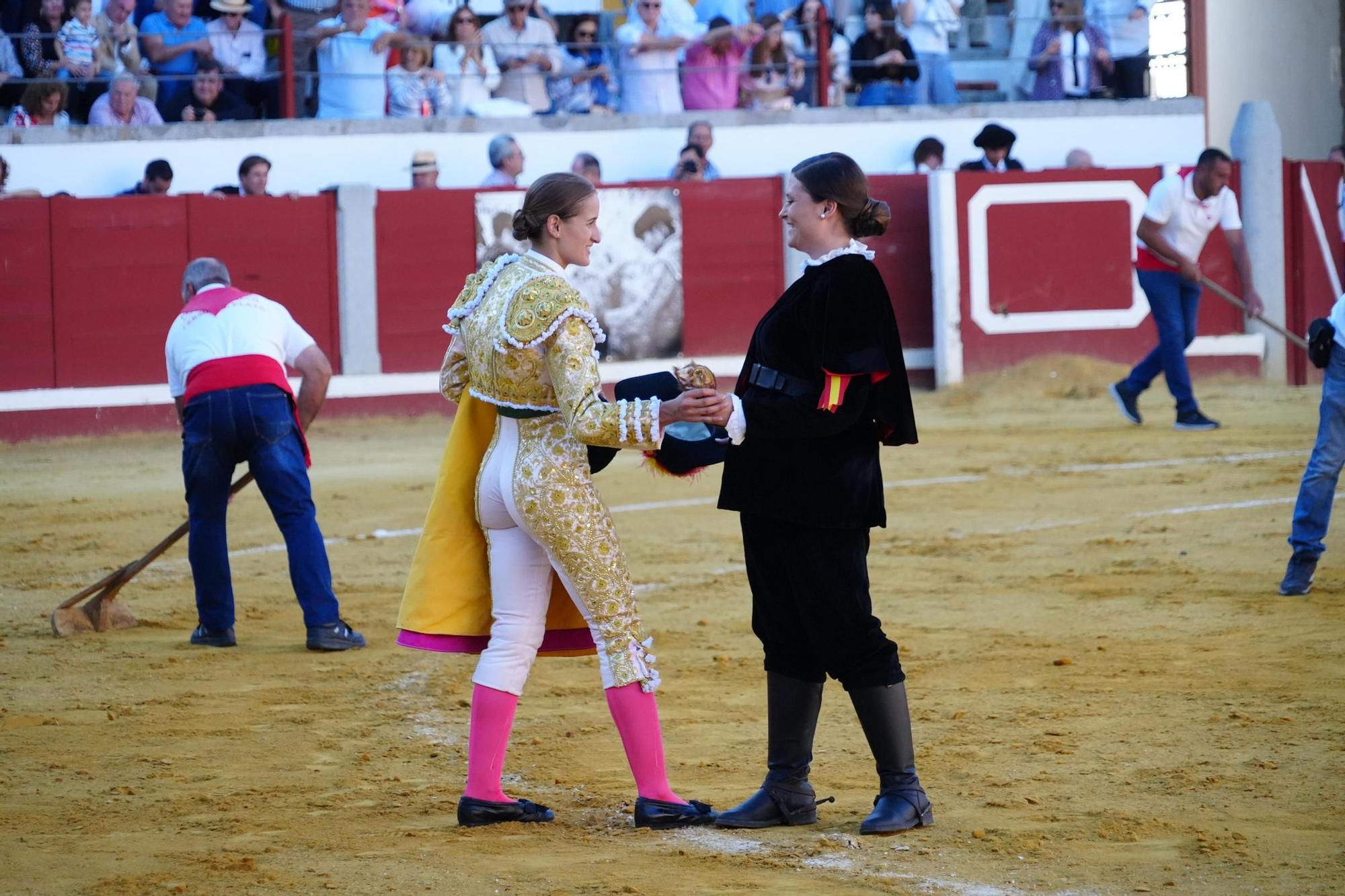 Manzanares, Roca Rey y Rocío Romero salen a hombros en Pozoblanco