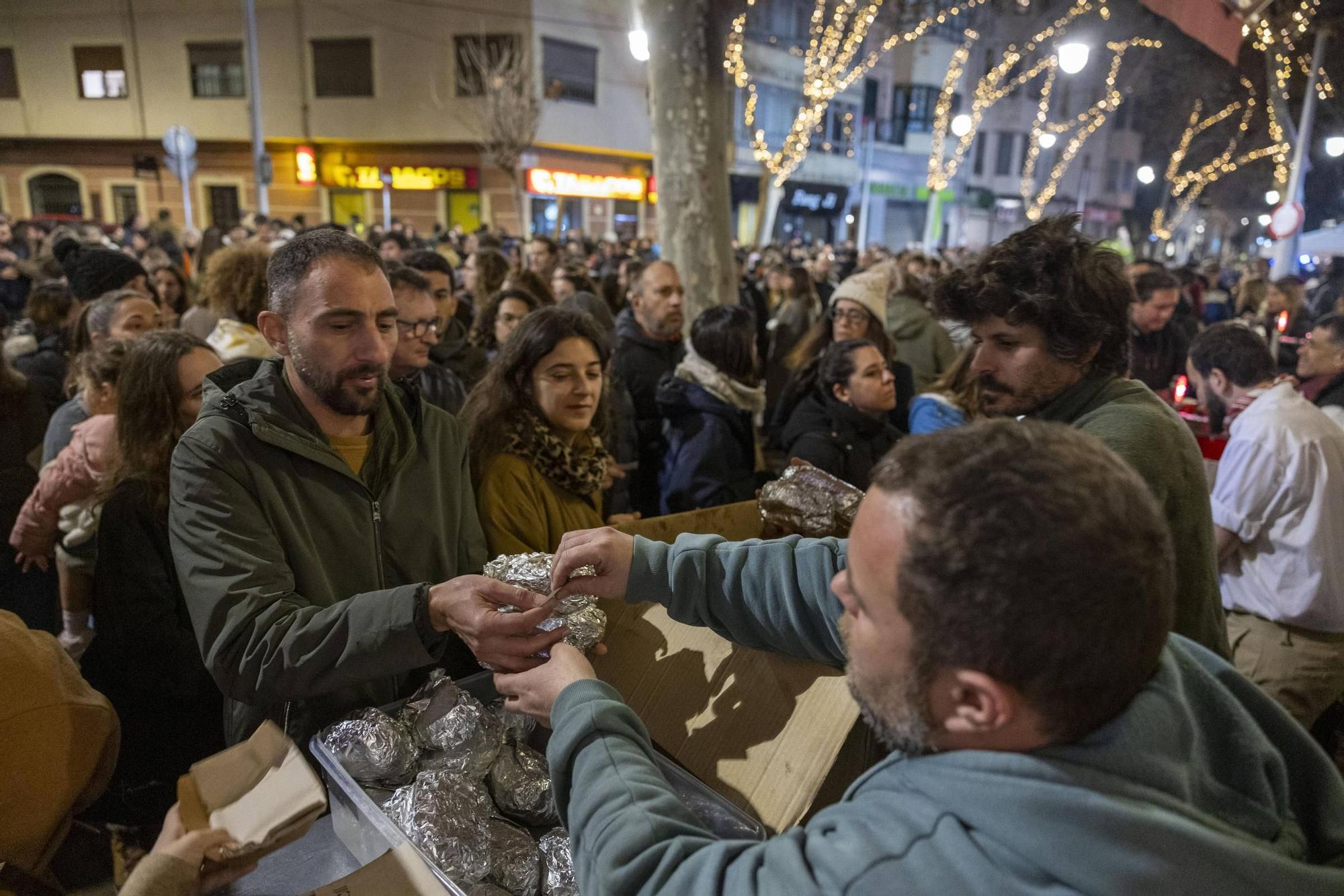 Palma celebra las 'Llonguetades' de Sant Sebastià