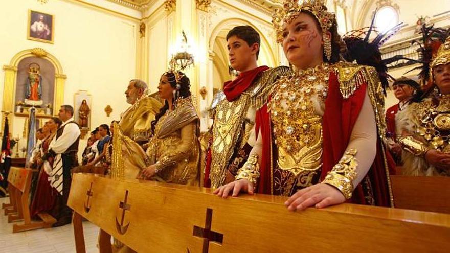 Instante de la misa en honor a los festeros fallecidos, que tuvo lugar ayer en la Iglesia de San José