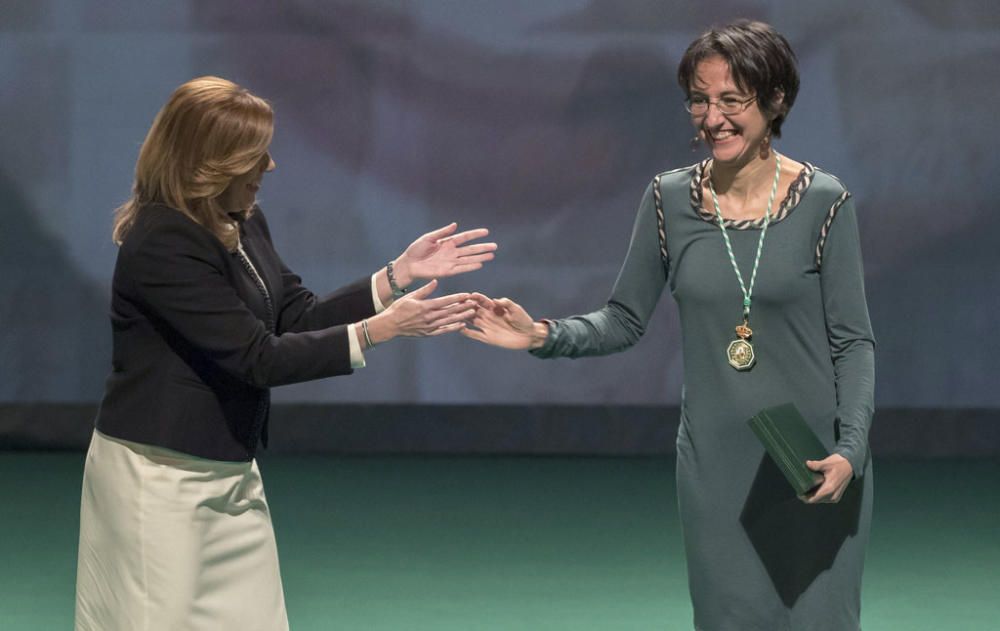 SUSANA DÍAZ ENTREGA LAS MEDALLAS DE ANDALUCÍA