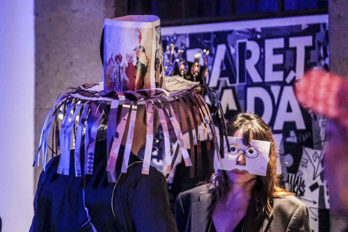 Fiesta de ‘CAAMnaval’:  el dadaísmo