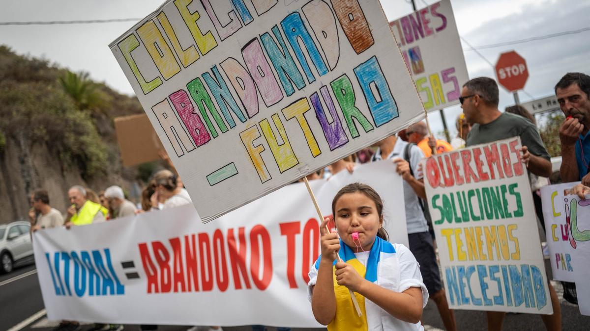 Manifestación en defensa del litoral de San Juan de La Rambla