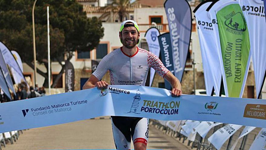 El suizo Adrian Haller, campeón en la 55.5 masculina. 