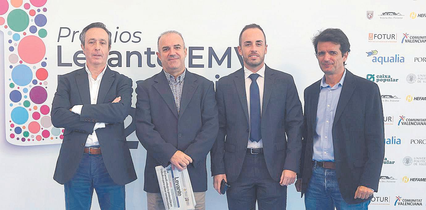 José Luis Zaragozá, redactor de Levante-EMV; Vicente Küster, director de Comunicación del Colegio de Registradores; Cristian Suñer, responsable de Comunicación de Deloitte en la Comunitat Valenciana; y Ramón Ferrando, redactor de Levante-EMV.