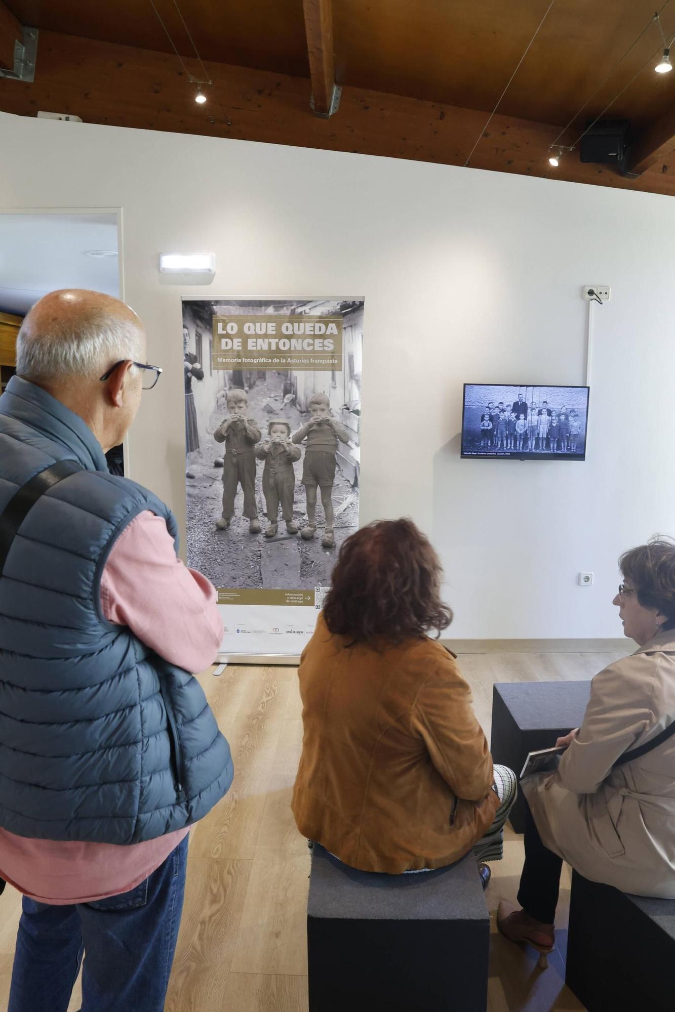 Así fue la inauguración de “Lo que queda de entonces”, una memoria fotográfica a la Asturias franquista
