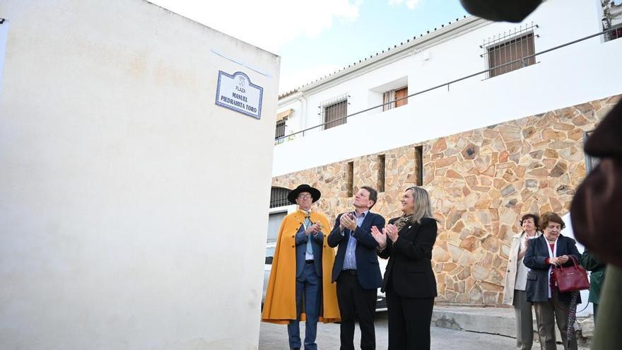 Baena rinde homenaje al periodista Manuel Piedrahíta Toro con la rotulación de una plaza en su honor
