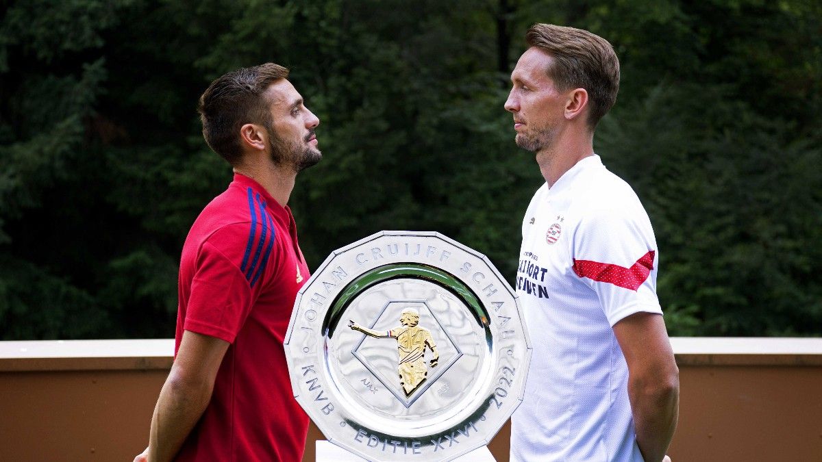 De Jong y Tadic posan antes de la final