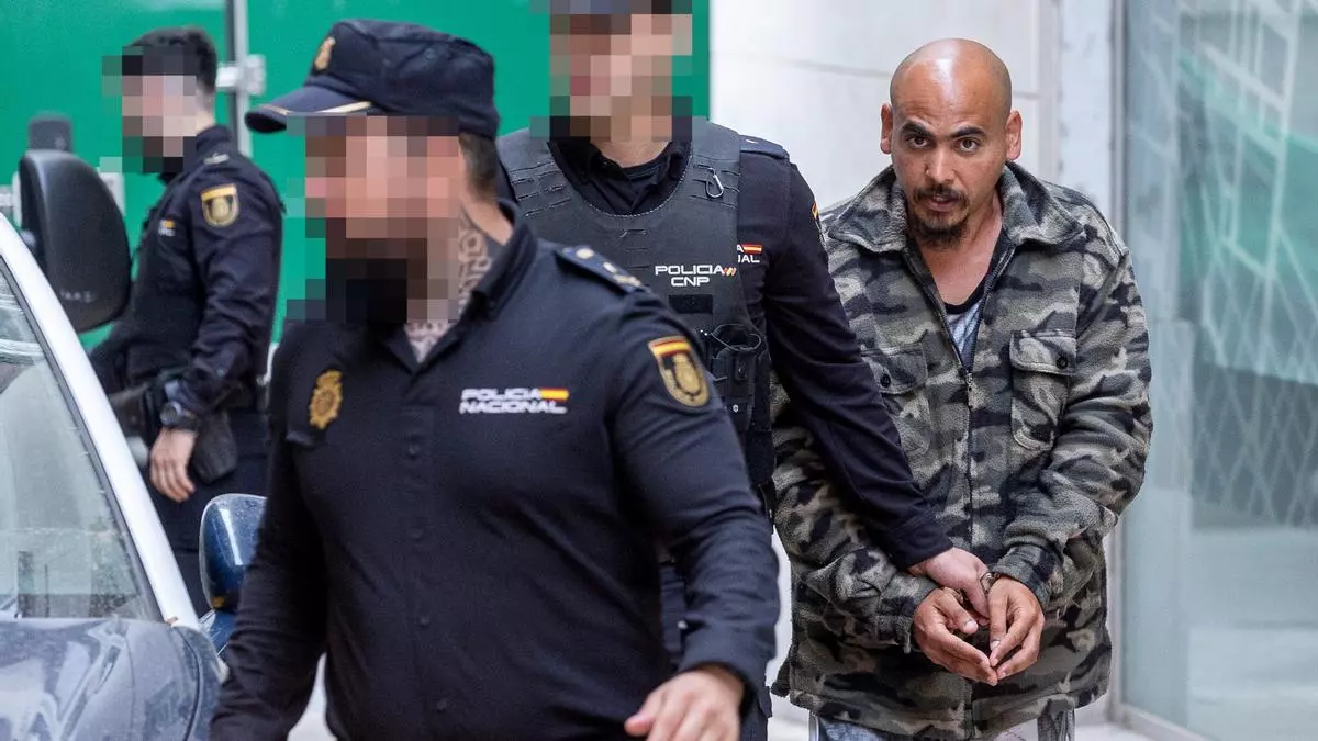 Juzgan a un acusado de intentar violar en Aspe a una mujer a la que iba a robar la cartera con 140 euros