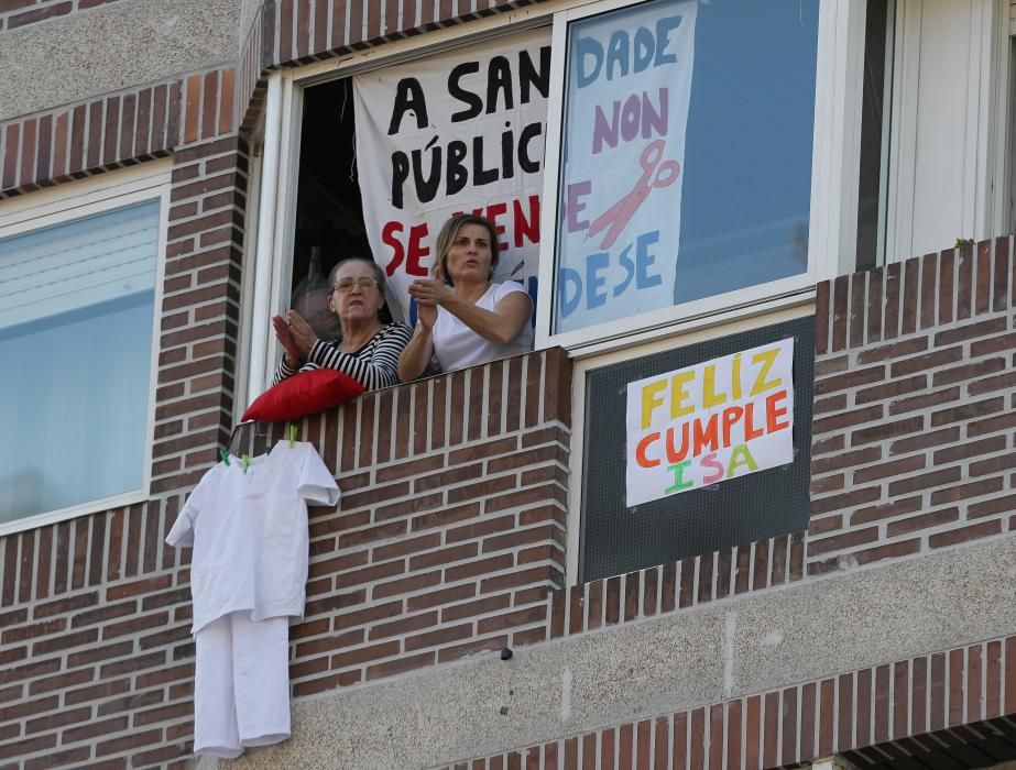 ¡GRAZAS!: el mensaje de Vigo a los sanitarios en su último homenaje.