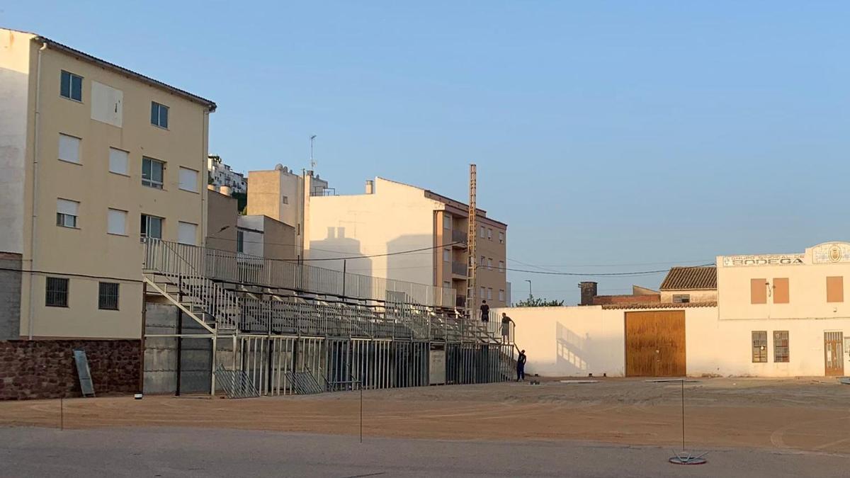 Vilafamés última los preparativos de los festejos taurinos para las patronales.