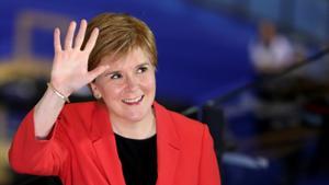 Sturgeon reclama el dret «fonamentalment democràtic» a un segon referèndum després de vèncer a les eleccions d’Escòcia