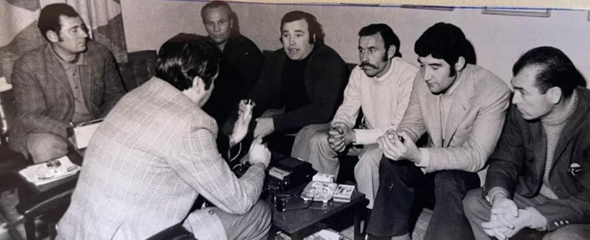 Entrevista de Josep Maria Bertran Teixidor a membres de la junta de l’AVV, 8 de febrer 1974
