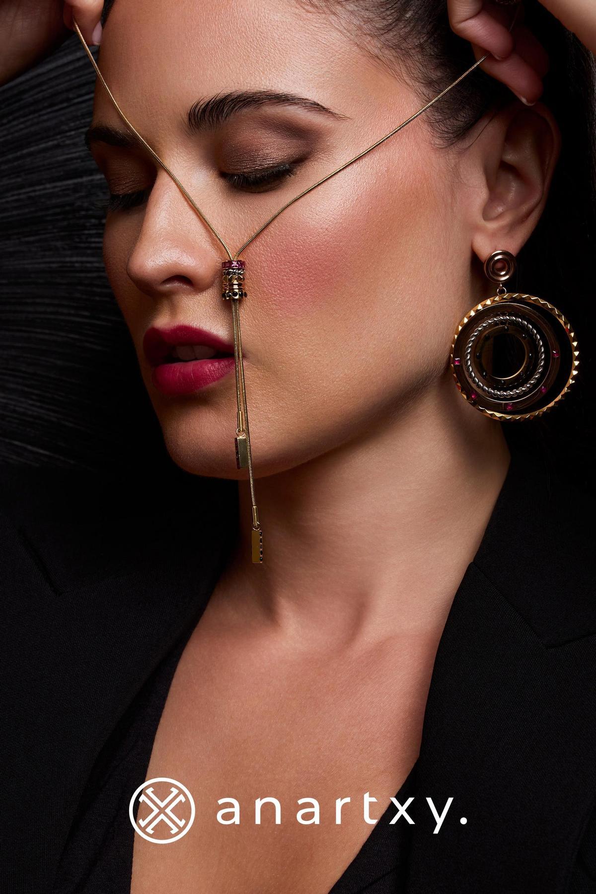 La marca ganadora anima a la gente a regalar sus joyas estas Navidades