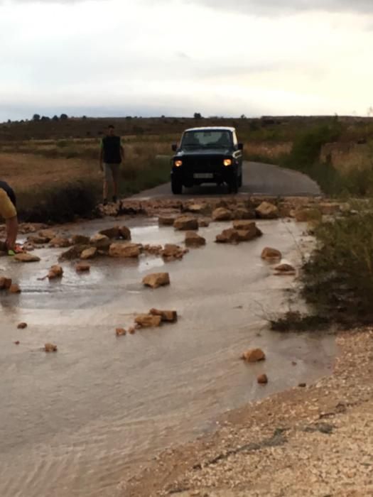 La lluvia deja 30 litros por metro cuadrado en apenas media hora en el Alto y Medio Vinalopó