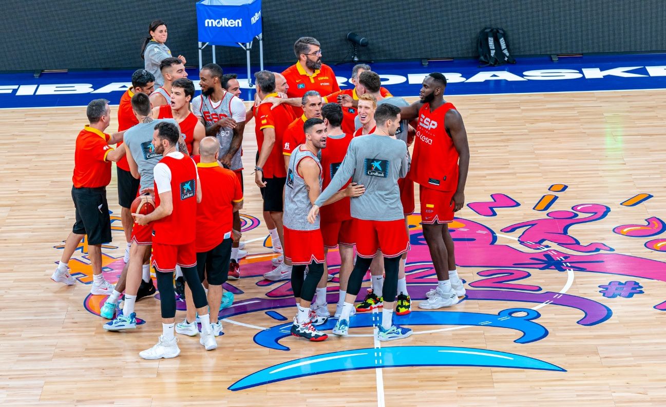 Los jugadores de la selección española de baloncesto, tras un entrenamiento.