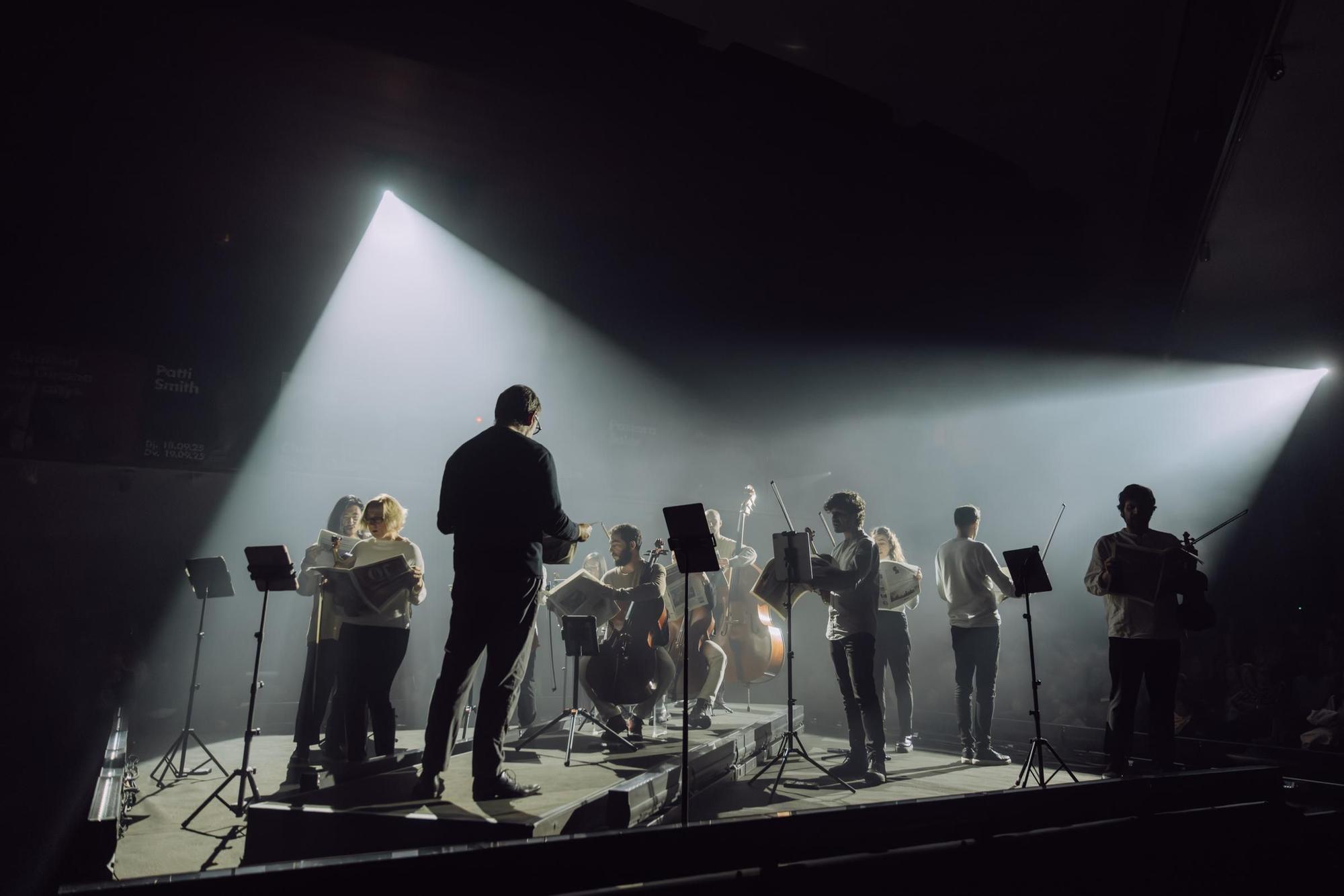 Les imatges del concert «Hallscape» de la GIO Symphonia en el vestíbul de l&#039;Auditori de Girona