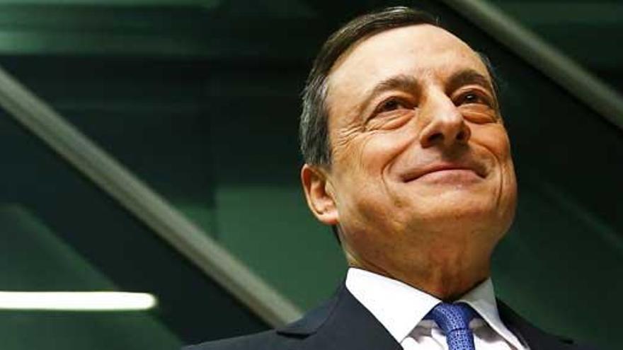Draghi, antes de su rueda de prensa.