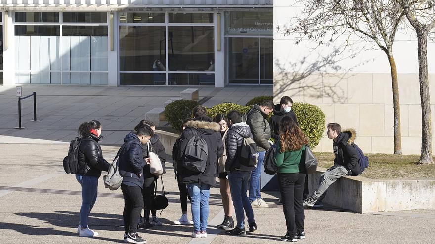 Girona té menys habitants amb estudis superiors que la mitjana